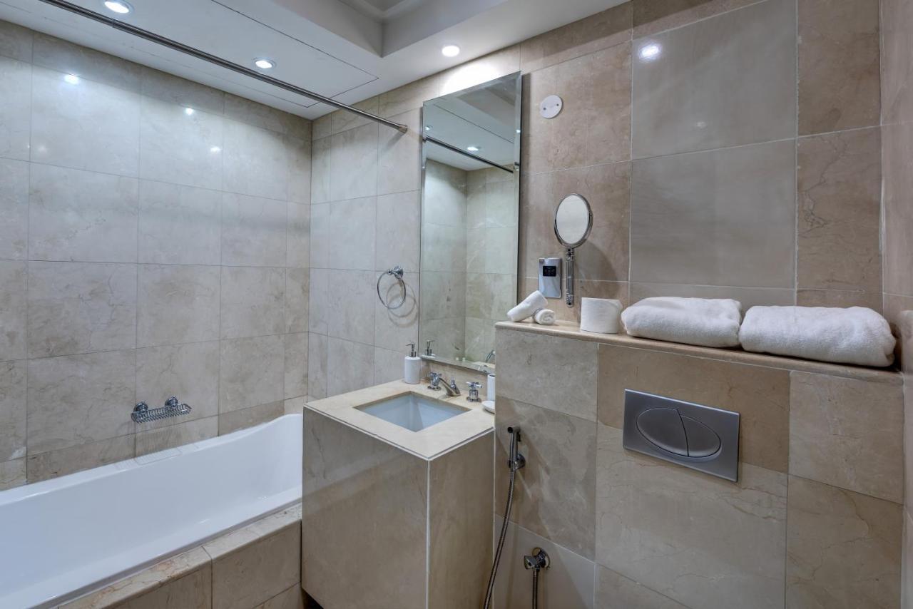 Durrani Homes - Unique Garden Apt At Souk Al Bahar Besides Dubai Mall & Burjkhalifa With Private Jaccuzi Eksteriør bilde