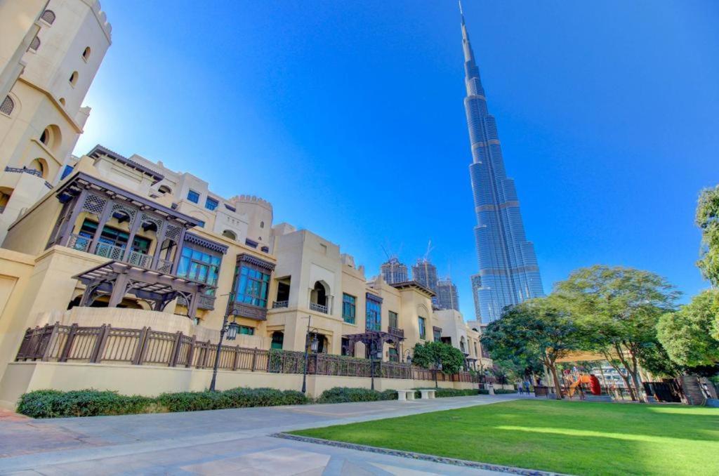 Durrani Homes - Unique Garden Apt At Souk Al Bahar Besides Dubai Mall & Burjkhalifa With Private Jaccuzi Eksteriør bilde
